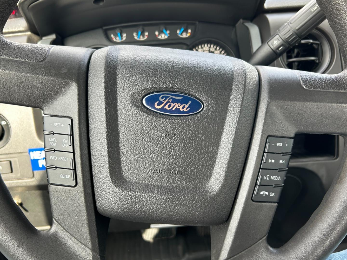 2014 White /Gray Ford F-150 XL SuperCab 6.5-ft. Bed 2WD (1FTEX1CM8EK) with an 3.7L V6 DOHC 24V engine, 6-Speed Automatic transmission, located at 17760 Hwy 62, Morris, OK, 74445, (918) 733-4887, 35.609104, -95.877060 - Photo#12